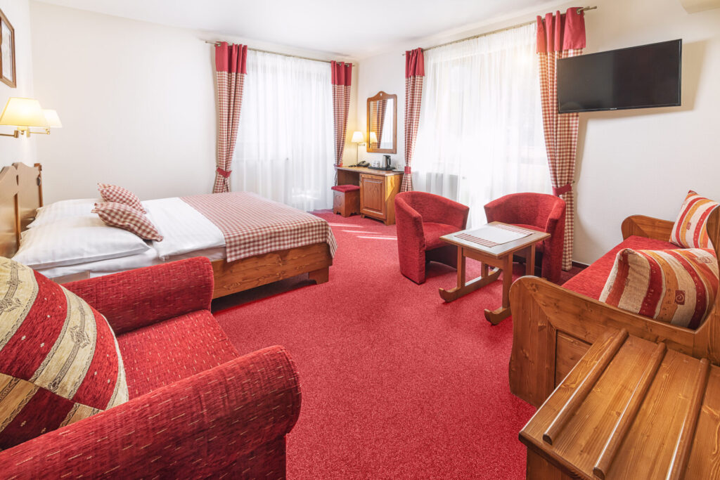 Dvojlôžková izba COMFORT s dvoma prístelkami - obrázok 1