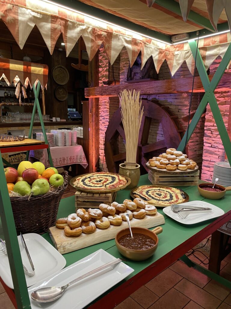 Slovenský bazár - tržnica. Gastroshow v Hoteli Družba. 