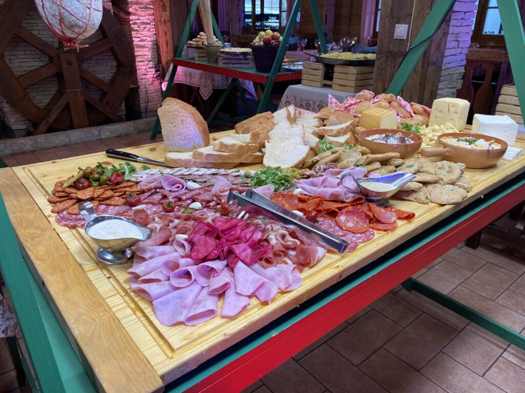 Slovenský bazár - tržnica. Gastroshow v Hoteli Družba. 