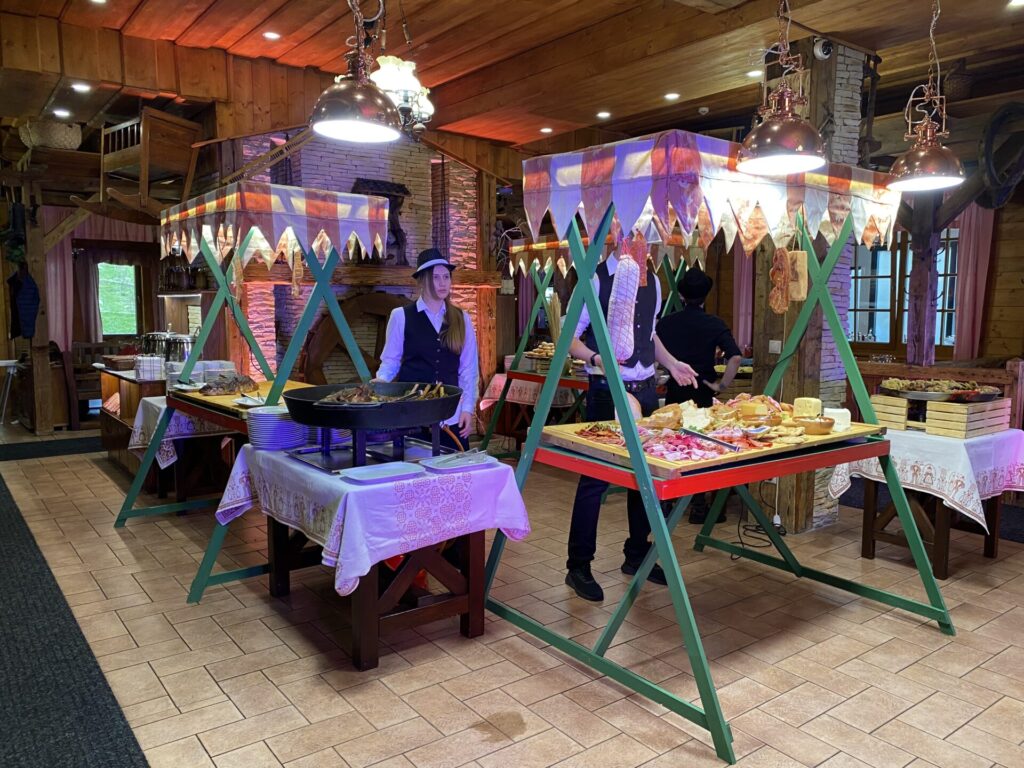 Slovenský bazár - tržnica. Gastroshow v Hoteli Družba. 