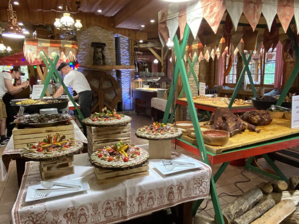 Slovenský bazár - tržnica. Gastroshow v Hoteli Družba. 