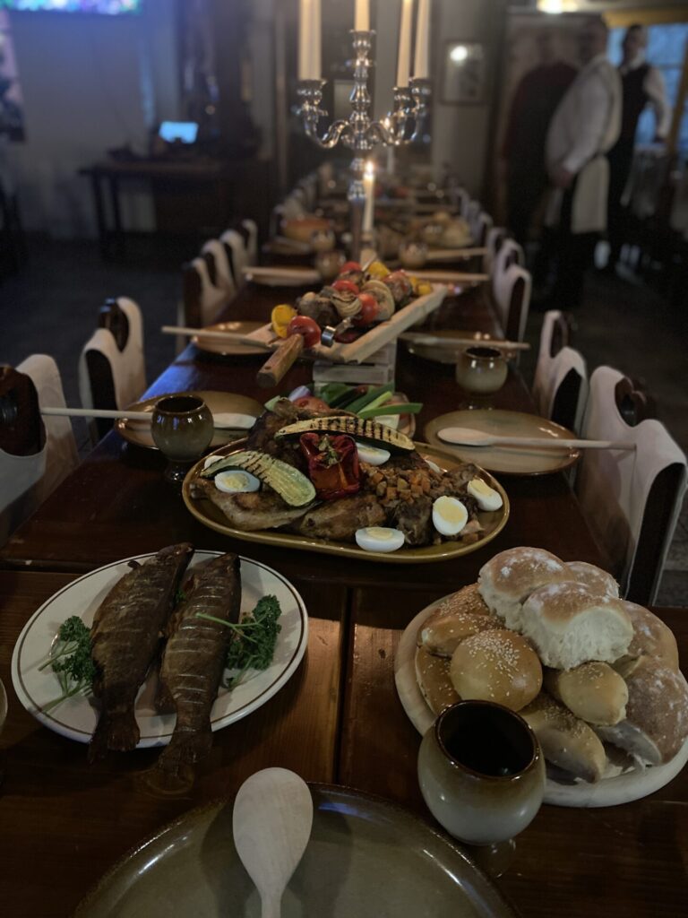 Stredoveká hostina. Gastroshow v Hoteli Družba v Jasnej. 