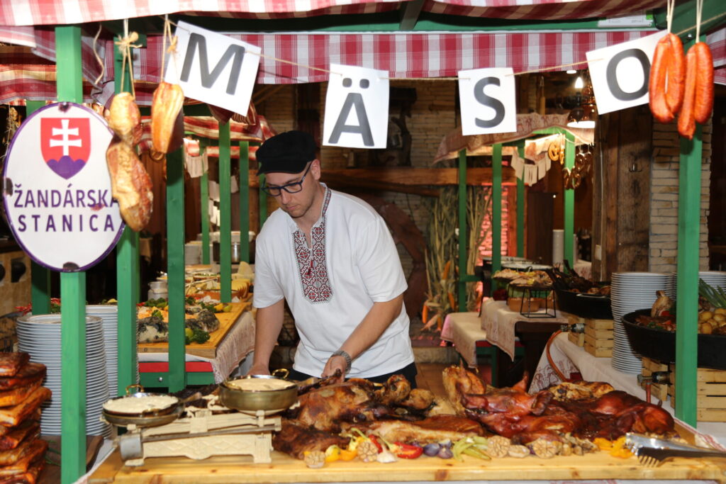 Slovenský bazár - tržnica. Gastroshow v Hoteli Družba. 