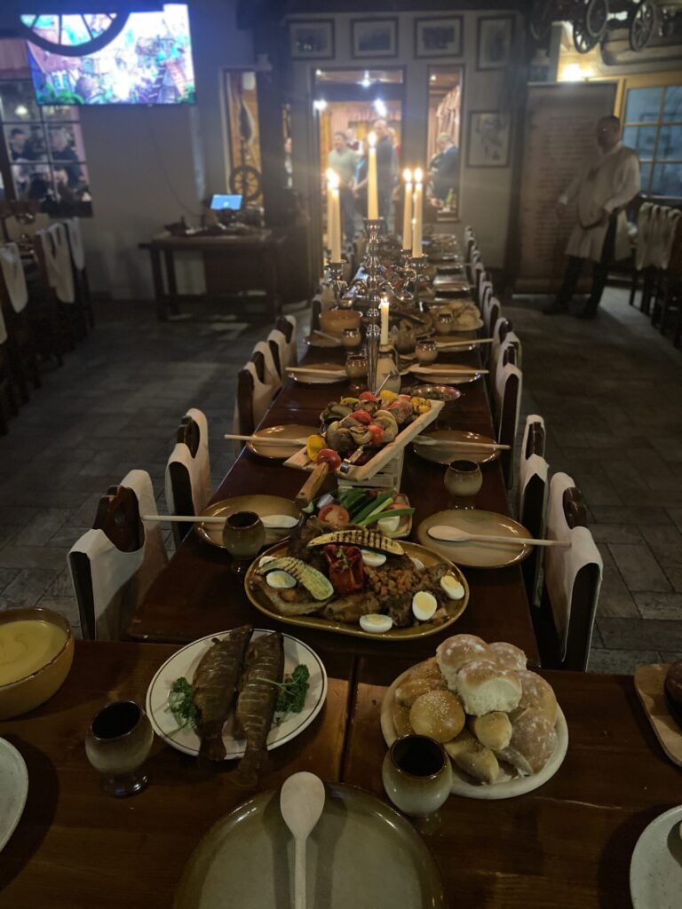 Stredoveká hostina. Gastroshow v Hoteli Družba v Jasnej. 